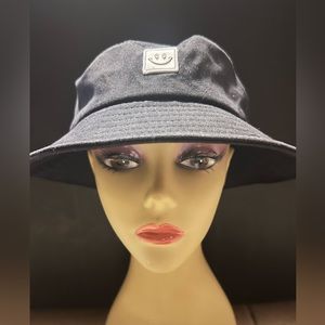Urban Outfitters smile patch bucket hat